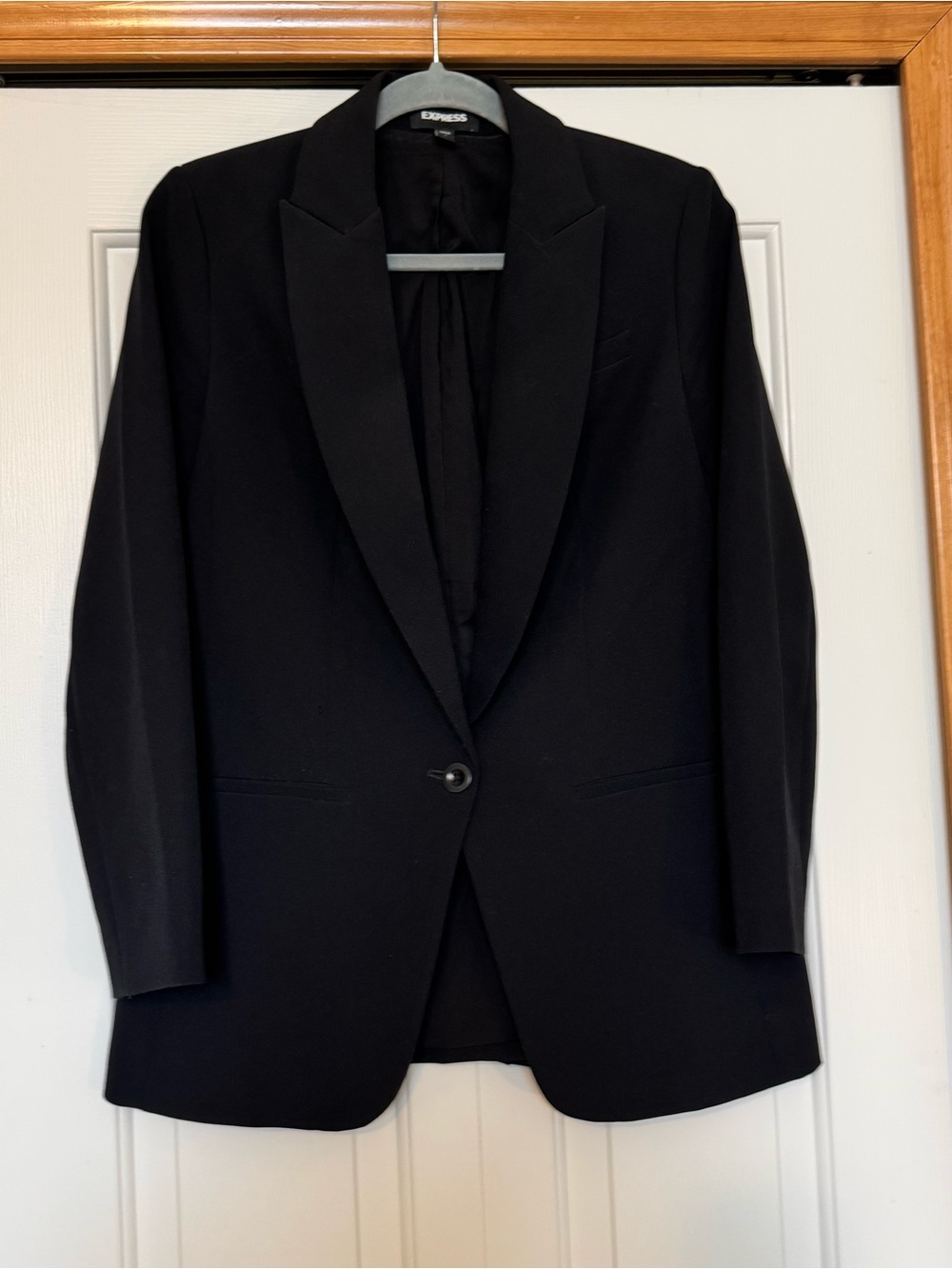 Express Women’s Black One Button Blazer